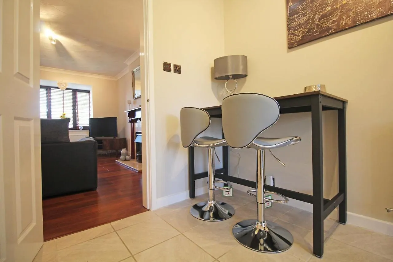Holiday home The Barwoods - Modern Spacious Home In Chester - Parking