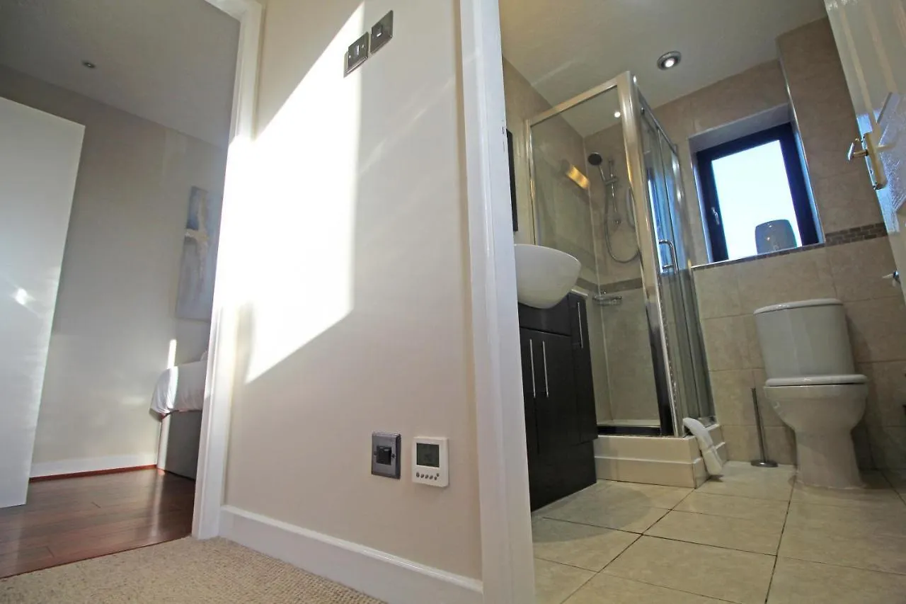 The Barwoods - Modern Spacious Home In Chester - Parking United Kingdom