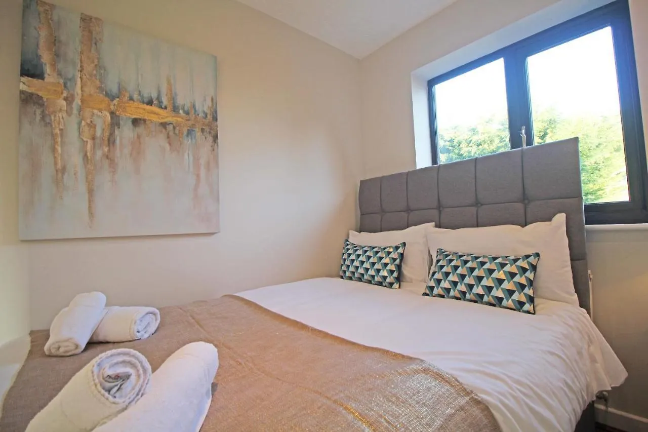 The Barwoods - Modern Spacious Home In Chester - Parking 0*,  United Kingdom