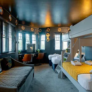 The Lombard House - Sleeps Up To 12 Apartment
